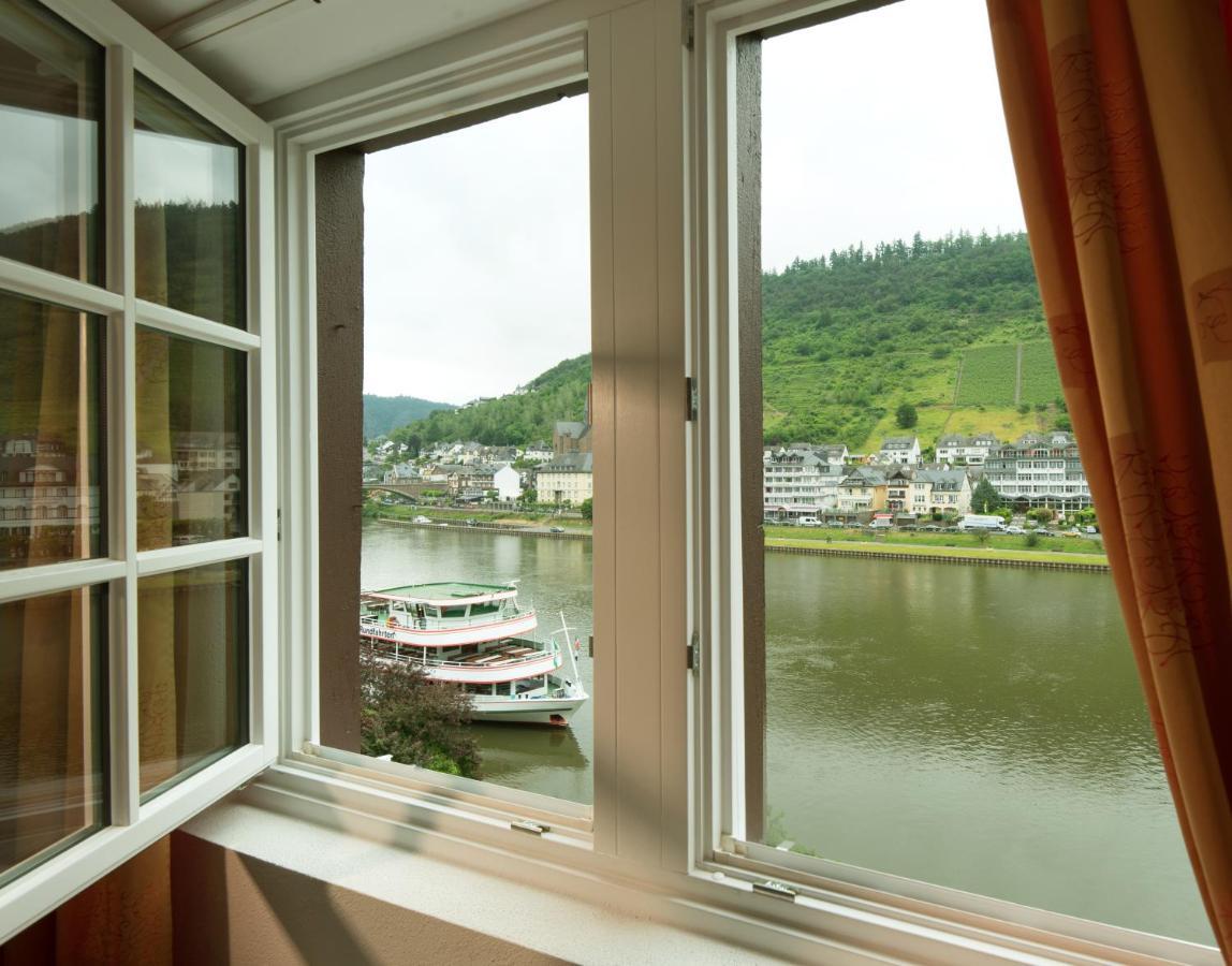 Double Room with River View,1623646033:JPEG
